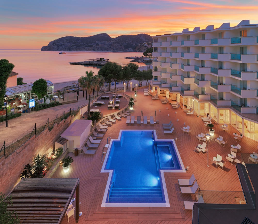 Boutique Hotel H10 Blue Mar - Adults Only — Swimming pool in Andratx, Balearic Islands