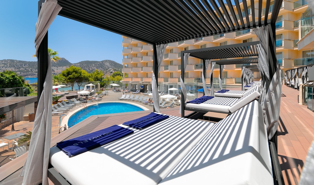 Boutique Hotel H10 Blue Mar - Adults Only — Swimming pool in Andratx, Balearic Islands