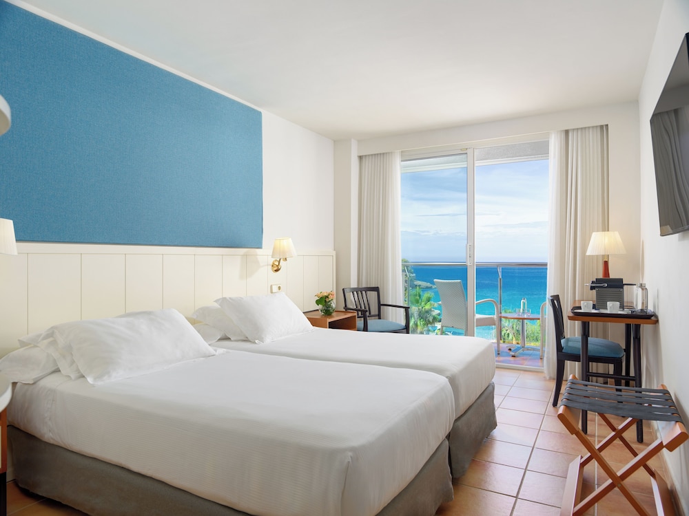 Boutique Hotel H10 Blue Mar - Adults Only — Hotel rooms in Andratx, Balearic Islands