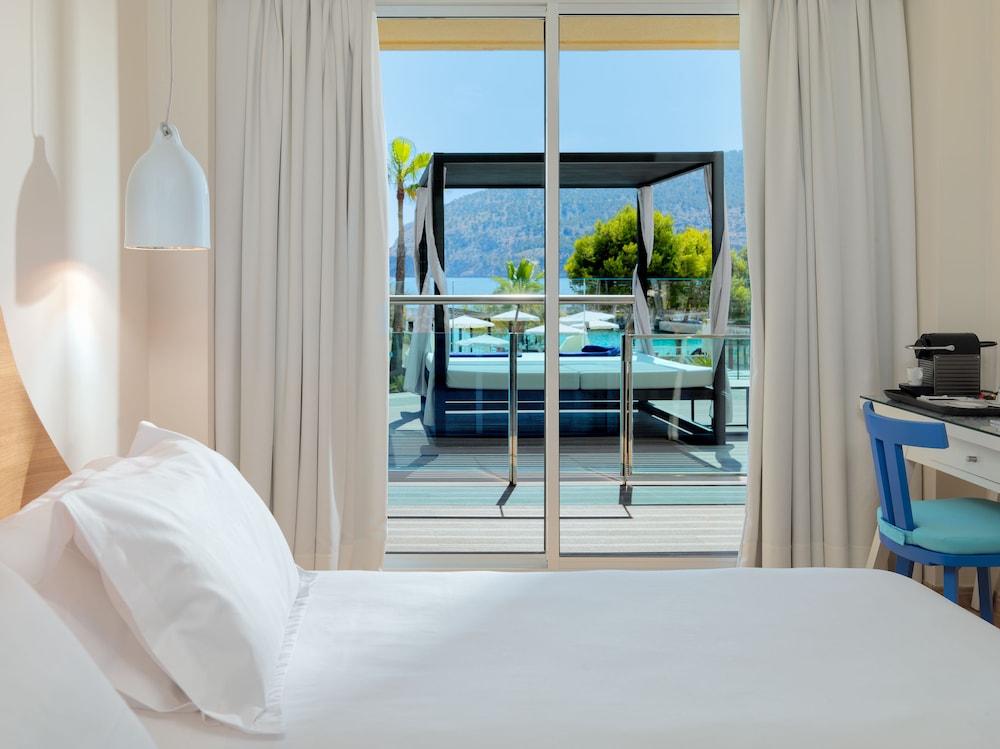Boutique Hotel H10 Blue Mar - Adults Only — Hotel rooms in Andratx, Balearic Islands