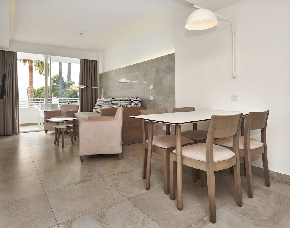 Hoposa Hotel & Apartments Villaconcha — Hotel rooms in Puerto Pollensa, Balearic Islands