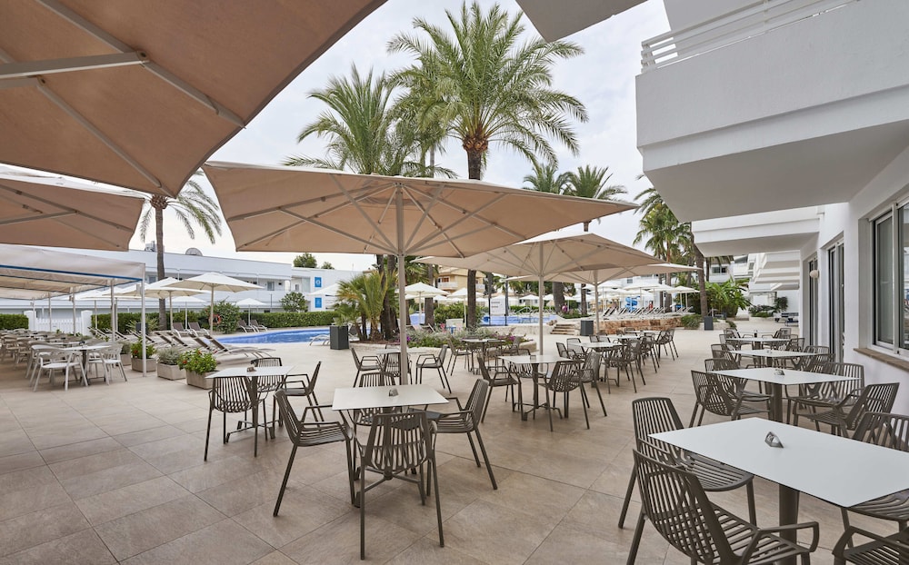 Hoposa Hotel & Apartments Villaconcha — Restaurant & bars in Puerto Pollensa, Balearic Islands