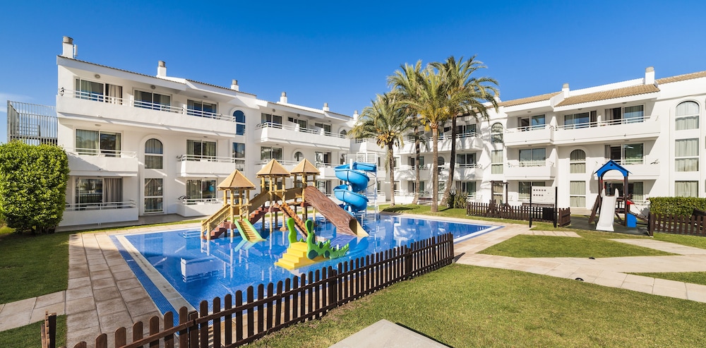 Hoposa Hotel & Apartments Villaconcha — Swimming pool in Puerto Pollensa, Balearic Islands