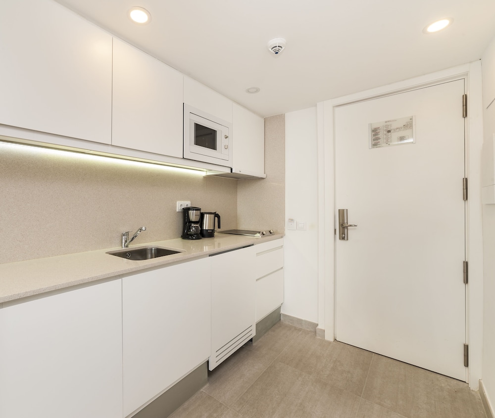 Hoposa Hotel & Apartments Villaconcha — Hotel rooms in Puerto Pollensa, Balearic Islands
