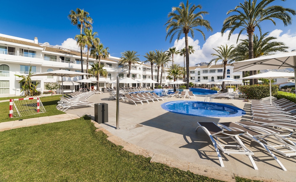 Hoposa Hotel & Apartments Villaconcha — Swimming pool in Puerto Pollensa, Balearic Islands