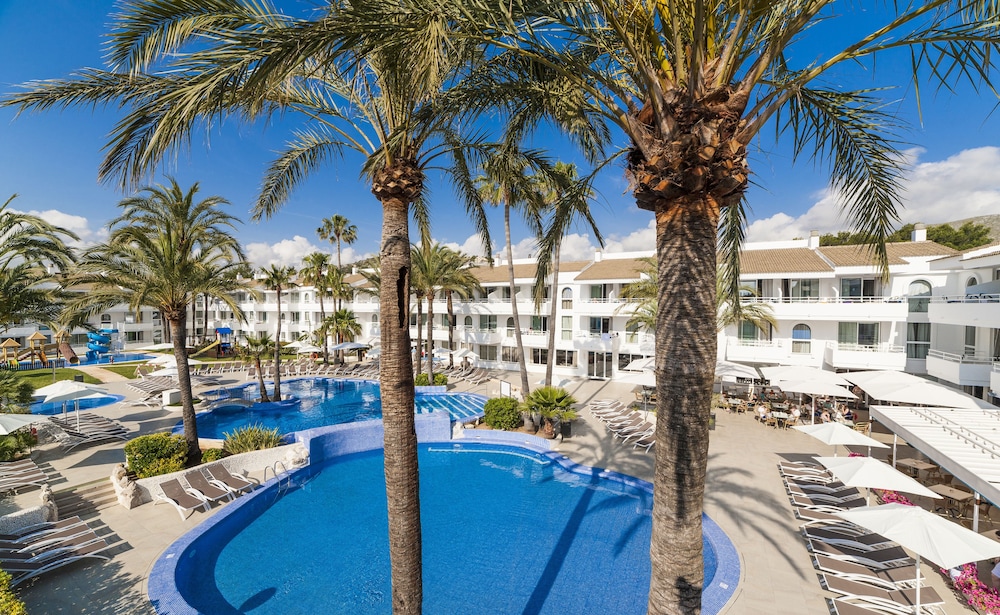 Hoposa Hotel & Apartments Villaconcha — Swimming pool in Puerto Pollensa, Balearic Islands