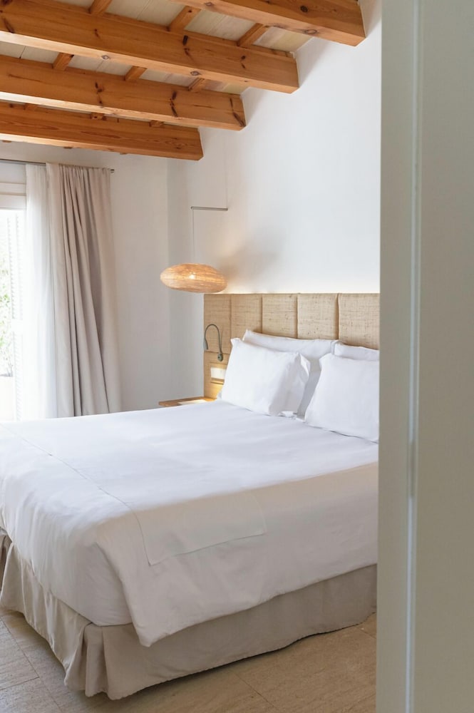 Torralbenc, a Small Luxury Hotel of the World — Hotel rooms in Cala'n Porter, Balearic Islands