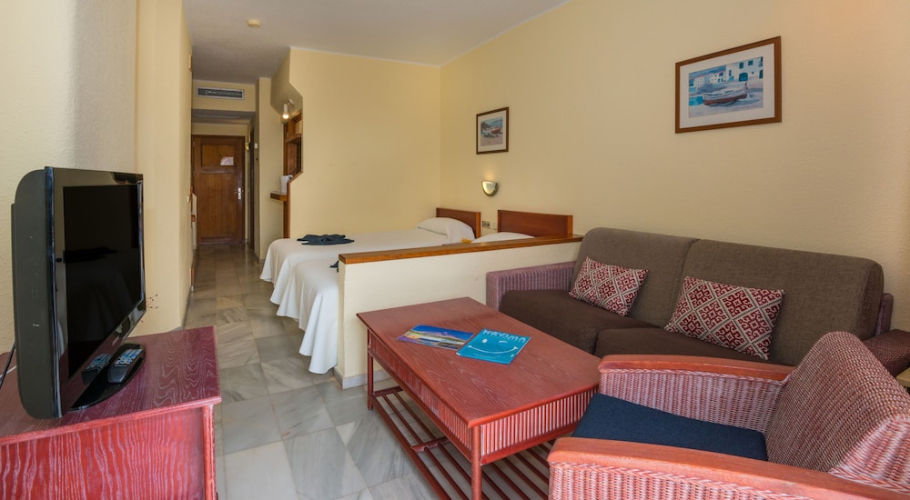 Hovima Atlantis — Hotel rooms in Costa Adeje, Canary Islands