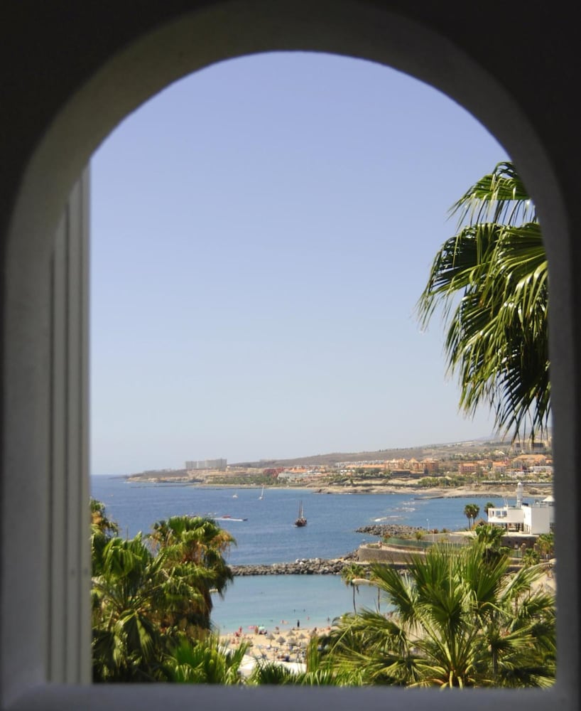 Hovima Atlantis — Hotel rooms in Costa Adeje, Canary Islands