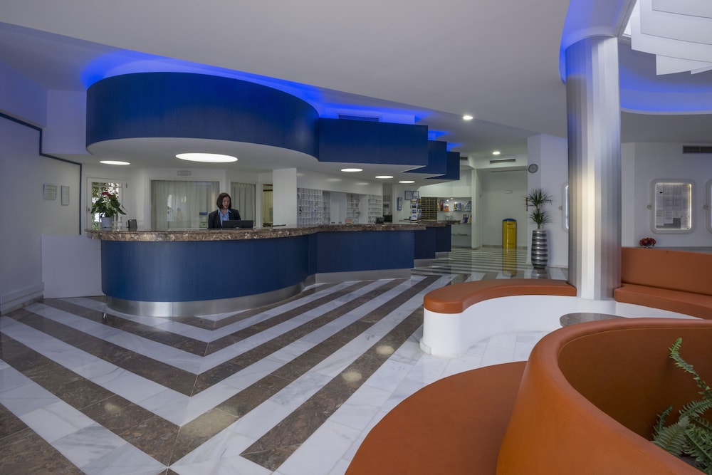 Hovima Atlantis — Hotel building in Costa Adeje, Canary Islands