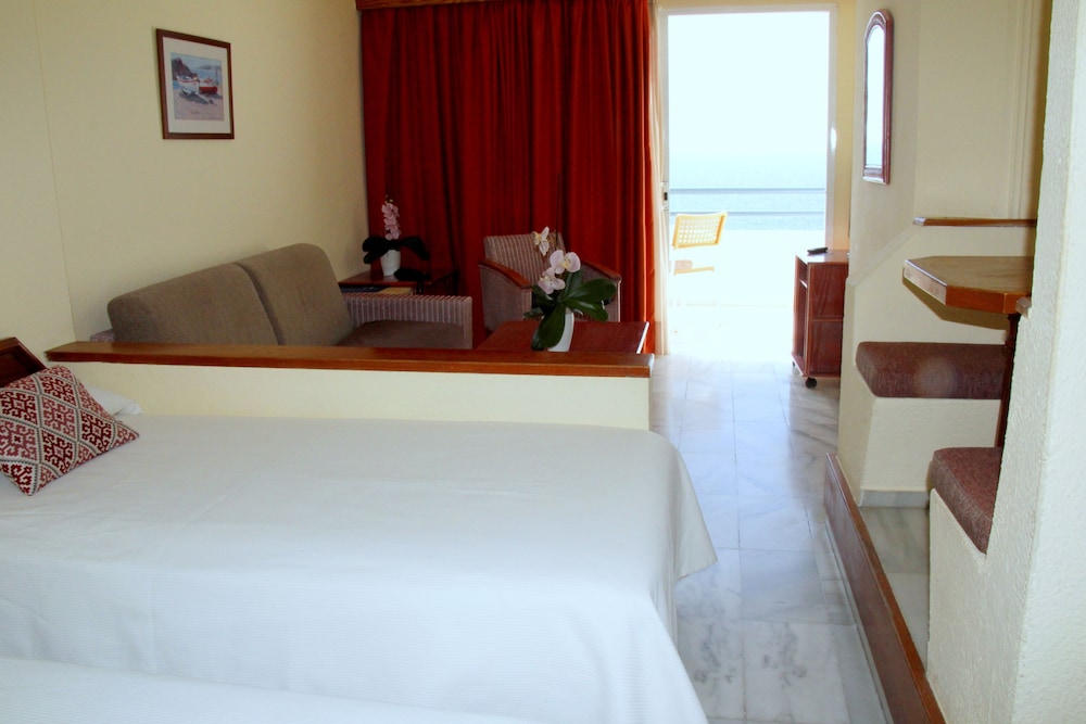 Hovima Atlantis — Hotel rooms in Costa Adeje, Canary Islands