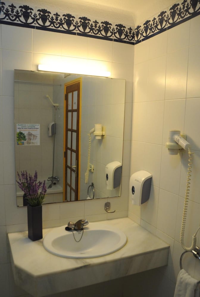 Hovima Atlantis — Hotel rooms in Costa Adeje, Canary Islands