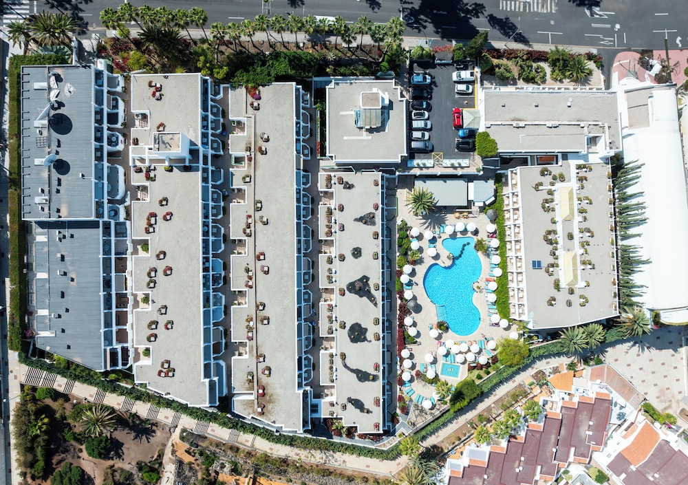 Hovima Panorama — Hotel building in Costa Adeje, Canary Islands