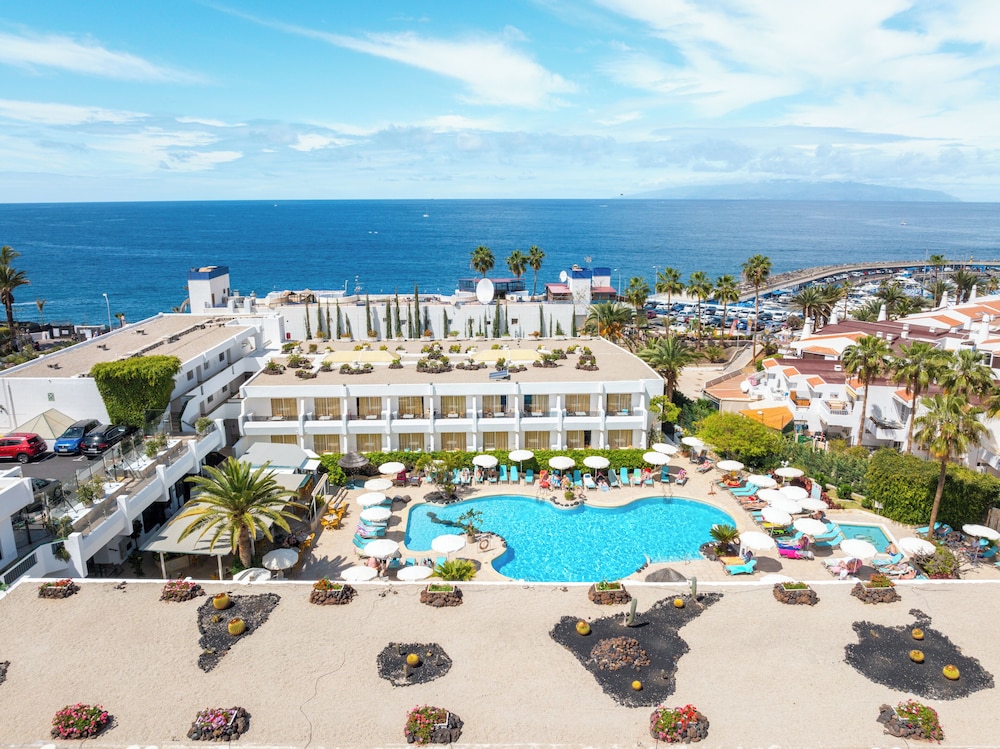Hovima Panorama — Swimming pool in Costa Adeje, Canary Islands