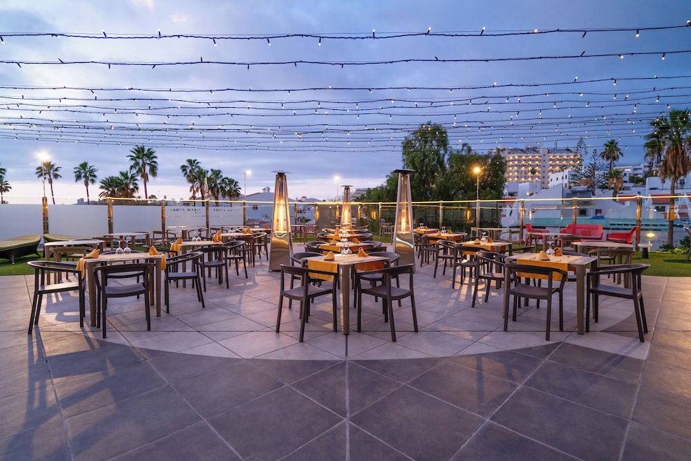 HOVIMA Santa María — Restaurant & bars in Costa Adeje, Canary Islands