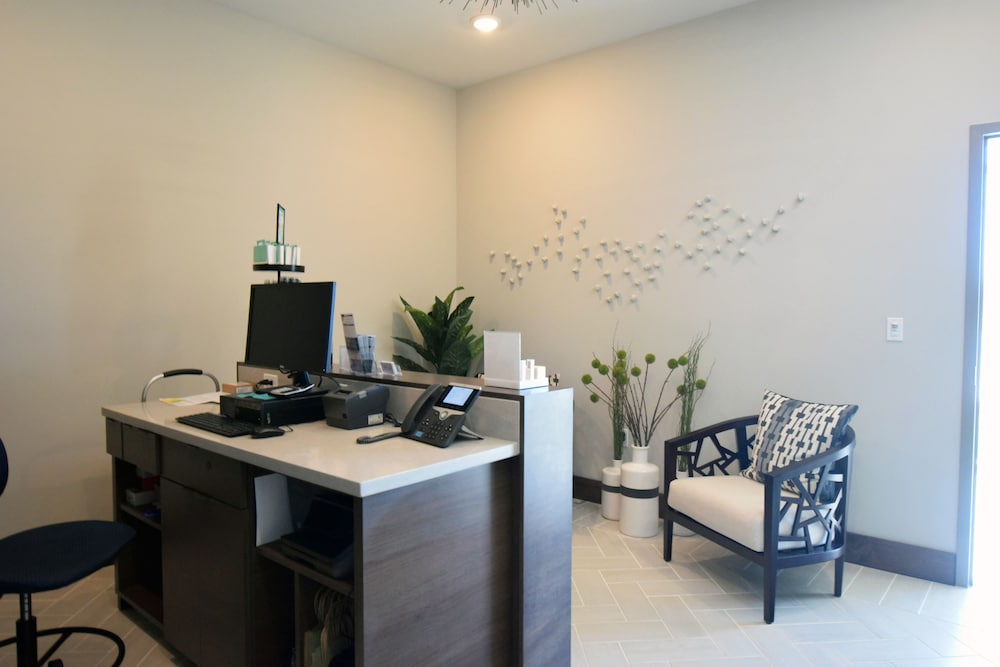 Legacy Hotel at IMG Academy — Hotel building in Bradenton, Florida