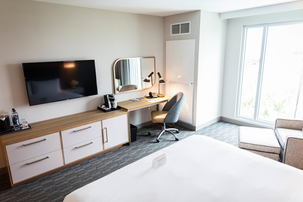 Legacy Hotel at IMG Academy — Hotel rooms in Bradenton, Florida