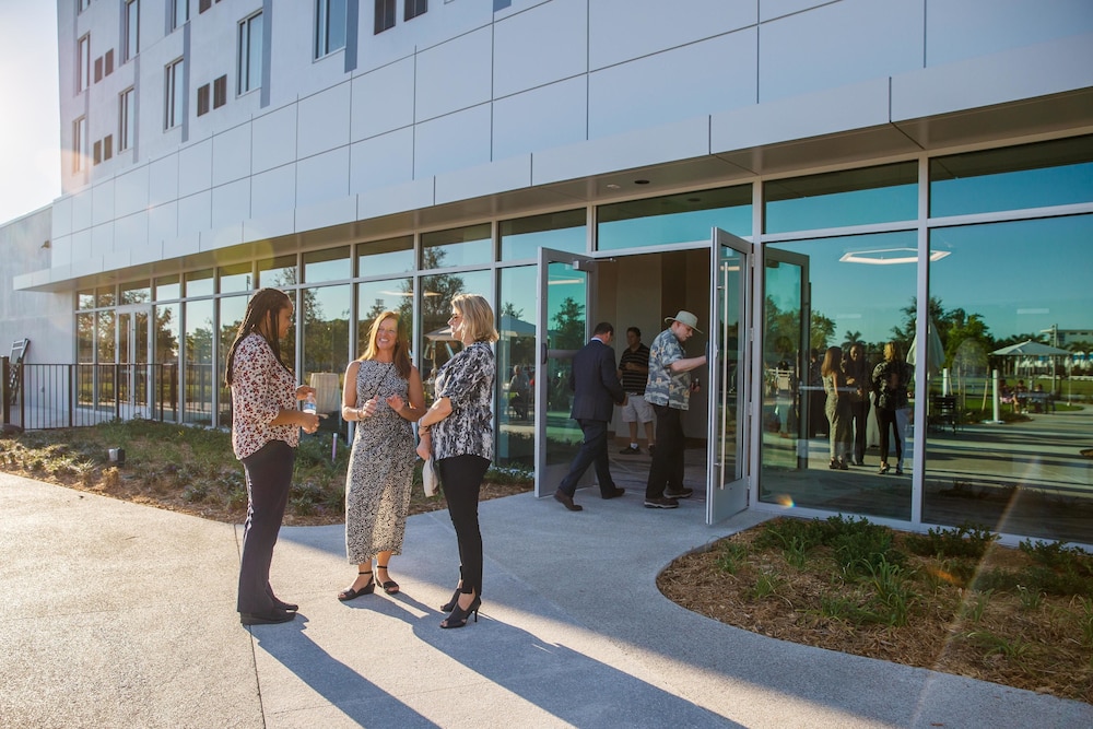 Legacy Hotel at IMG Academy — Hotel building in Bradenton, Florida