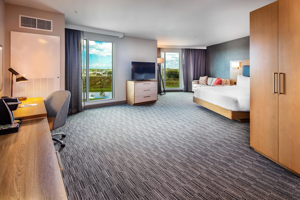 Legacy Hotel at IMG Academy — Hotel rooms in Bradenton, Florida