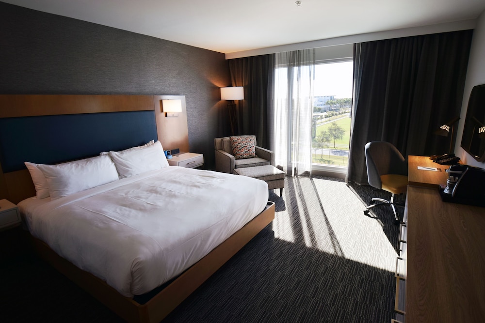 Legacy Hotel at IMG Academy — Hotel rooms in Bradenton, Florida