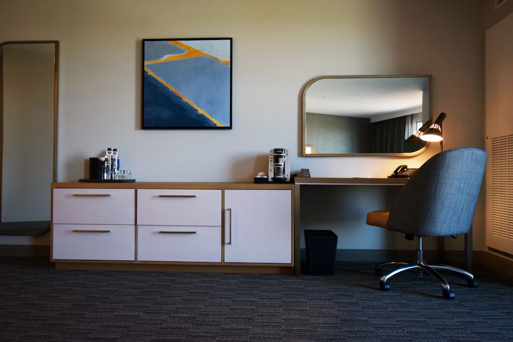 Legacy Hotel at IMG Academy — Hotel rooms in Bradenton, Florida