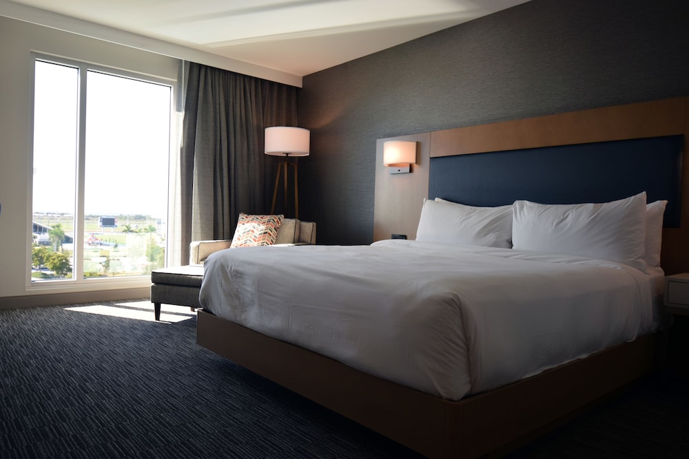 Legacy Hotel at IMG Academy — Hotel rooms in Bradenton, Florida