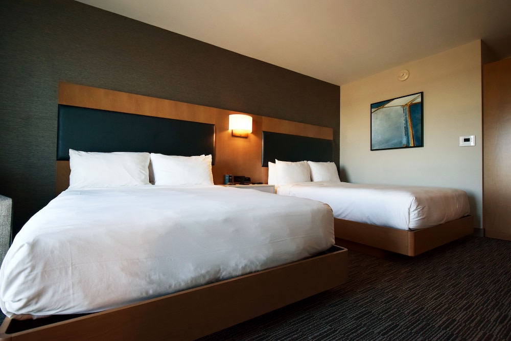 Legacy Hotel at IMG Academy — Hotel rooms in Bradenton, Florida