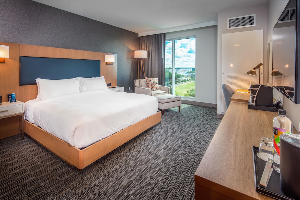 Legacy Hotel at IMG Academy — Hotel rooms in Bradenton, Florida