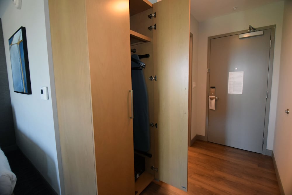 Legacy Hotel at IMG Academy — Hotel rooms in Bradenton, Florida