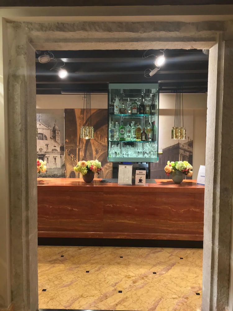 Hotel Palazzetto Madonna — Restaurant & bars in Venice, Veneto