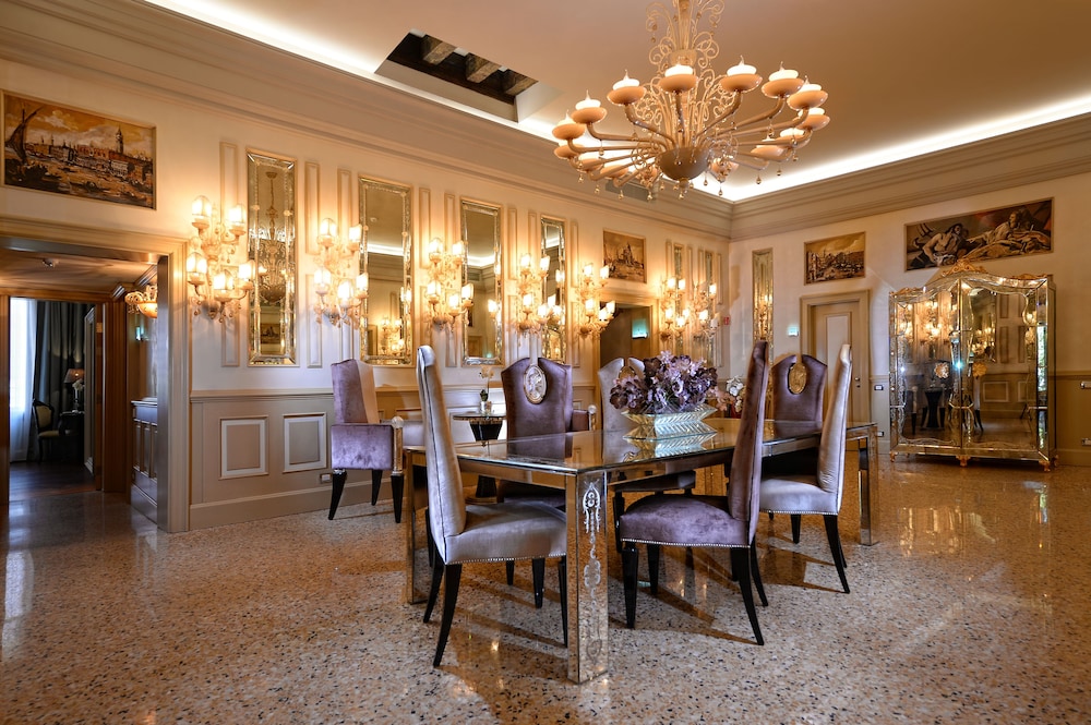 Hotel Palazzetto Madonna — Restaurant & bars in Venice, Veneto