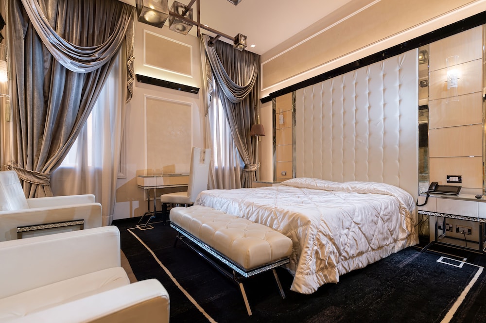 Hotel Palazzetto Madonna — Hotel rooms in Venice, Veneto