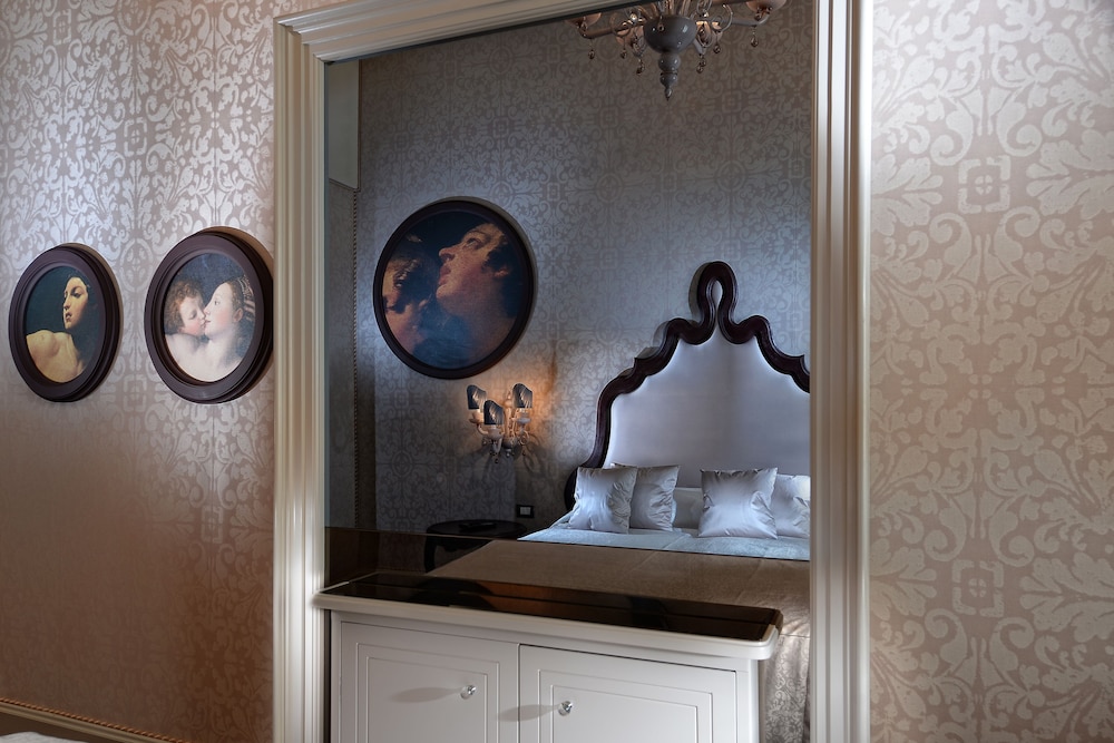 Hotel Palazzetto Madonna — Hotel rooms in Venice, Veneto