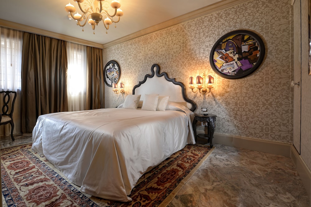 Hotel Palazzetto Madonna — Hotel rooms in Venice, Veneto