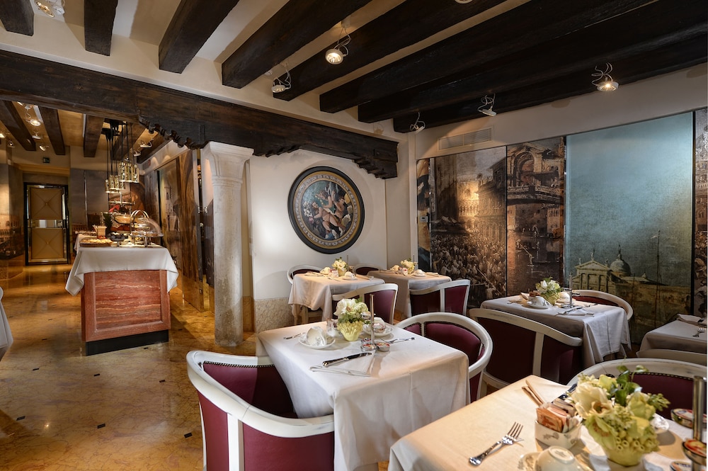 Hotel Palazzetto Madonna — Restaurant & bars in Venice, Veneto