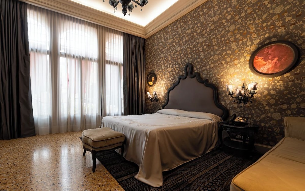 Hotel Palazzetto Madonna — Hotel rooms in Venice, Veneto