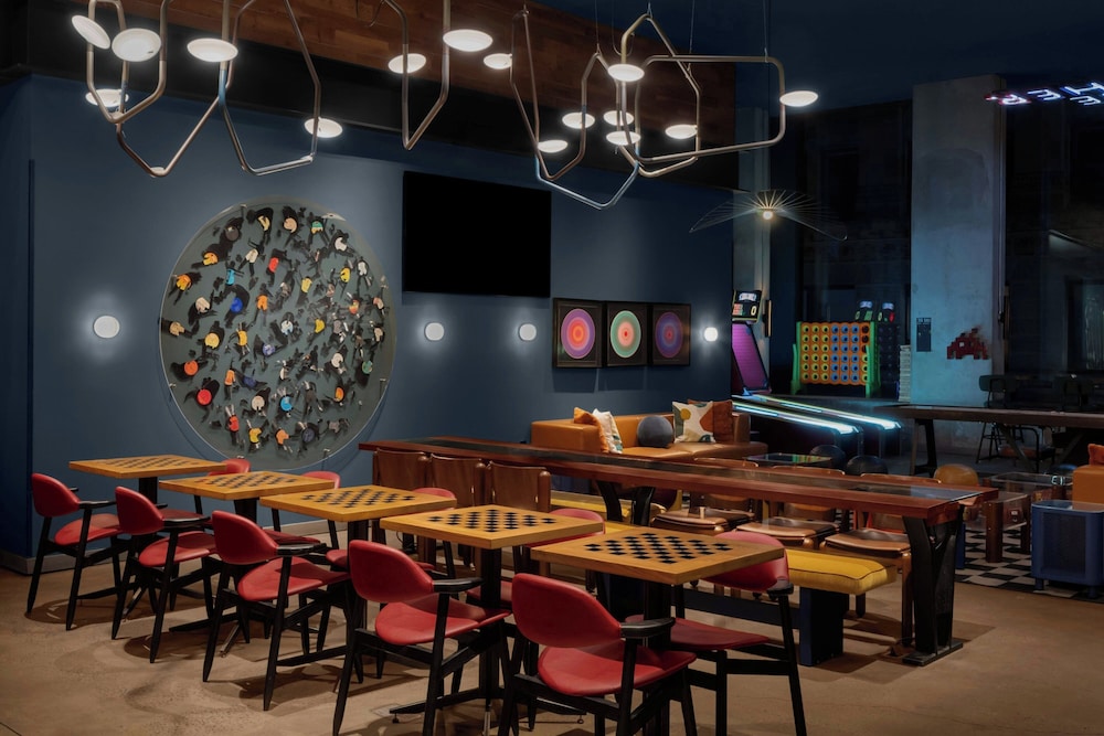 Moxy NYC Downtown — Restaurant & bars in New York City, New York State
