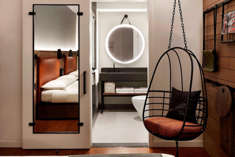 Moxy NYC Downtown — Hotel rooms in New York City, New York State
