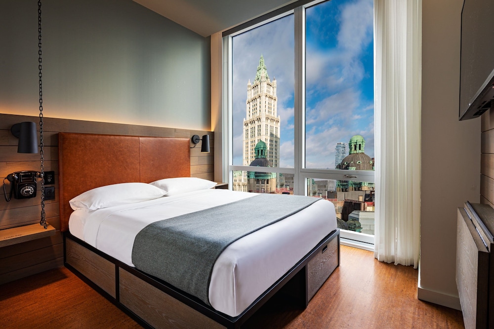 Moxy NYC Downtown — Hotel rooms in New York City, New York State