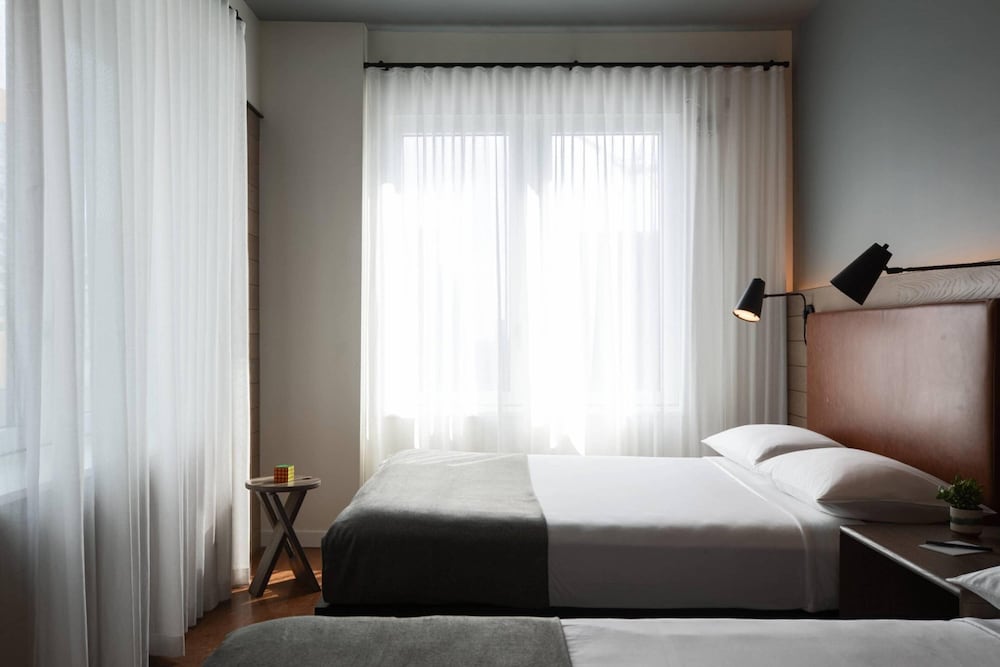 Moxy NYC Downtown — Hotel rooms in New York City, New York State