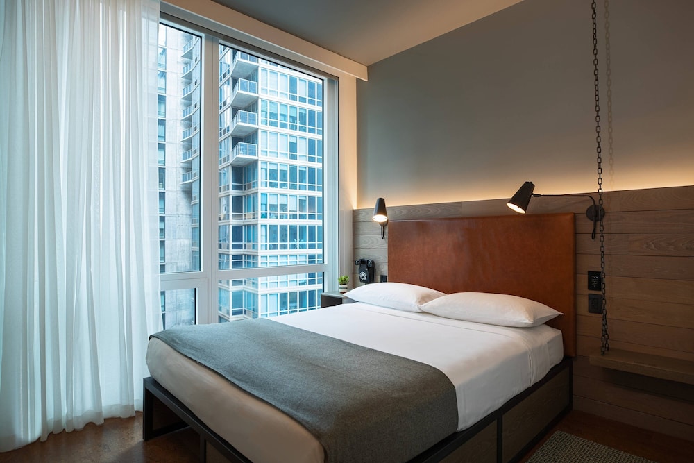 Moxy NYC Downtown — Hotel rooms in New York City, New York State