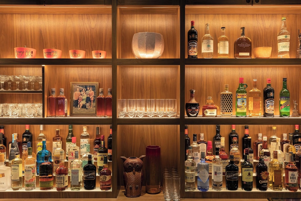Moxy NYC Downtown — Restaurant & bars in New York City, New York State