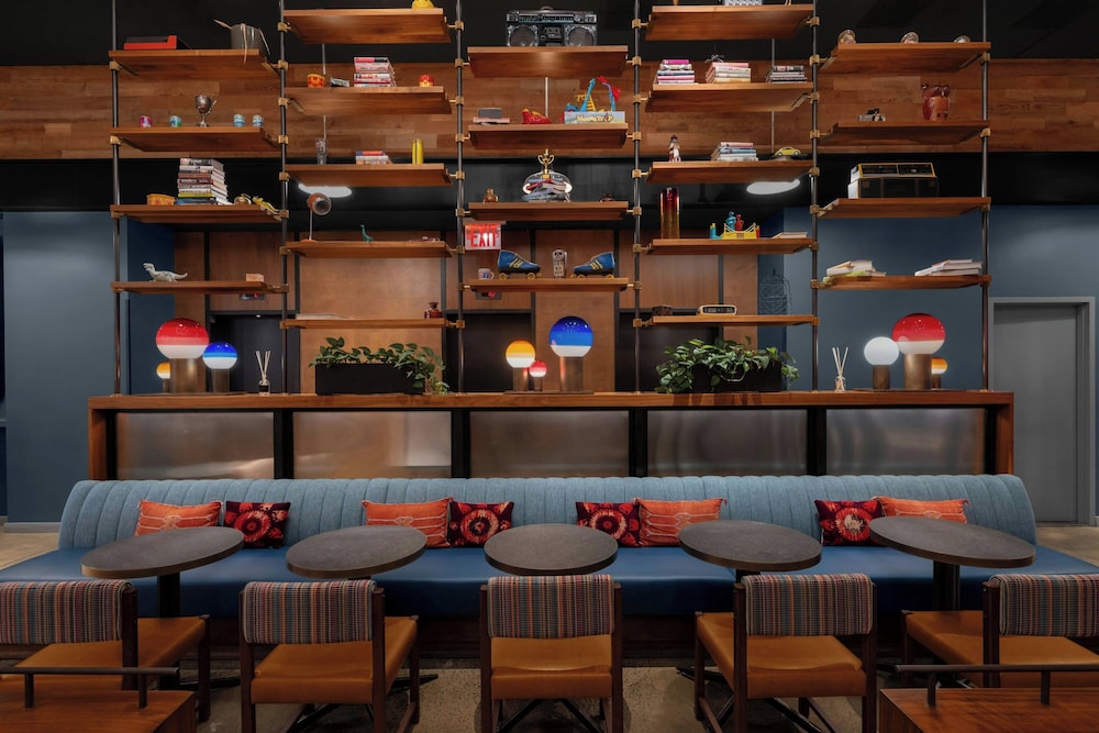 Moxy NYC Downtown — Restaurant & bars in New York City, New York State