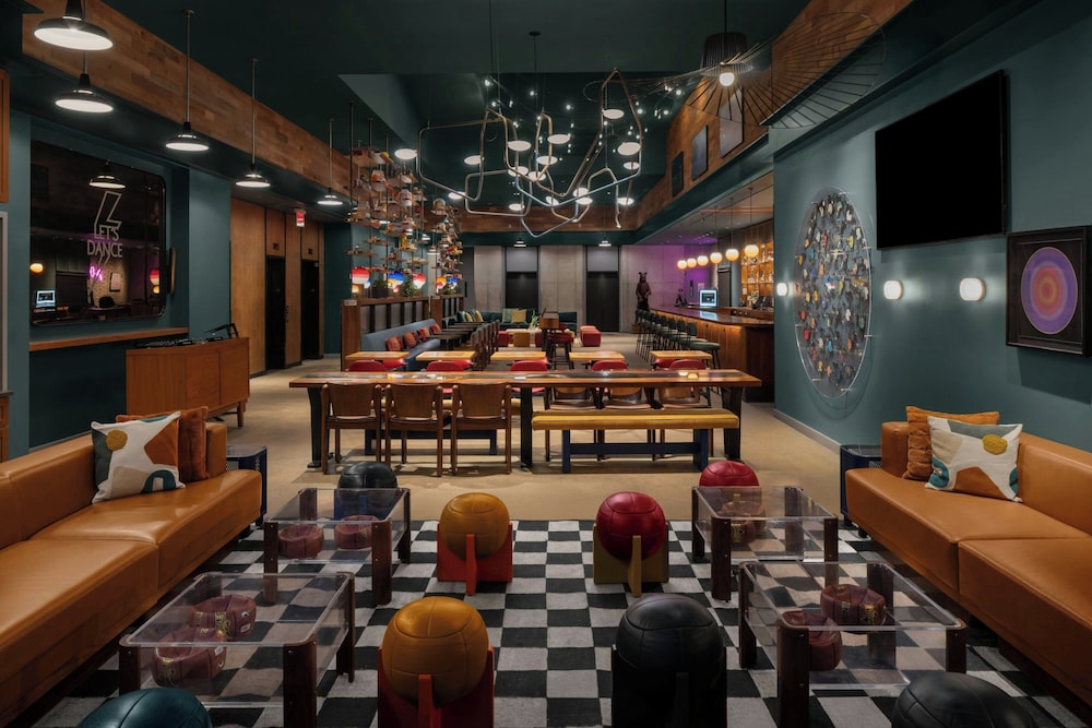 Moxy NYC Downtown — Restaurant & bars in New York City, New York State