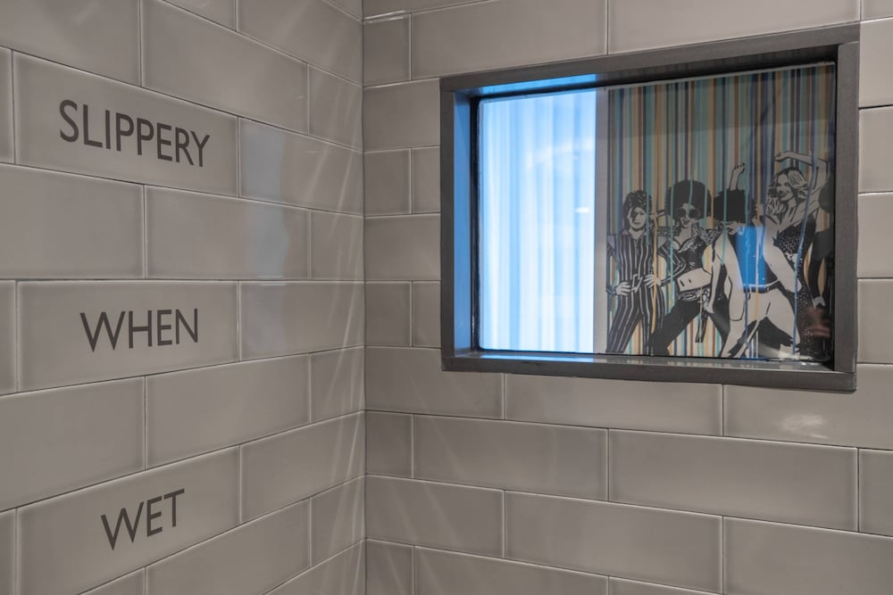 Moxy NYC Downtown — Hotel rooms in New York City, New York State