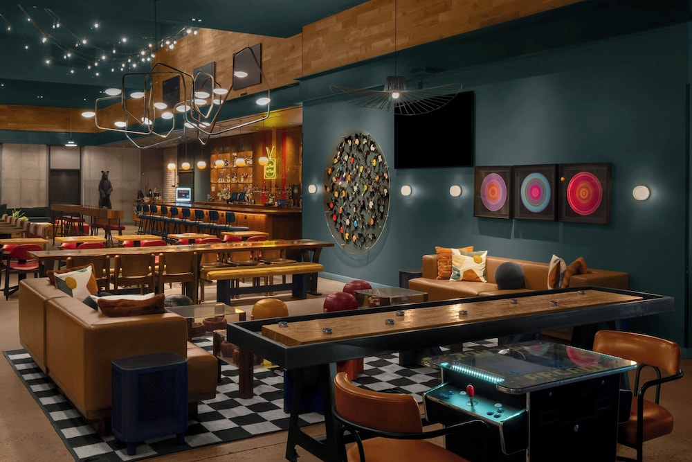 Moxy NYC Downtown — Restaurant & bars in New York City, New York State