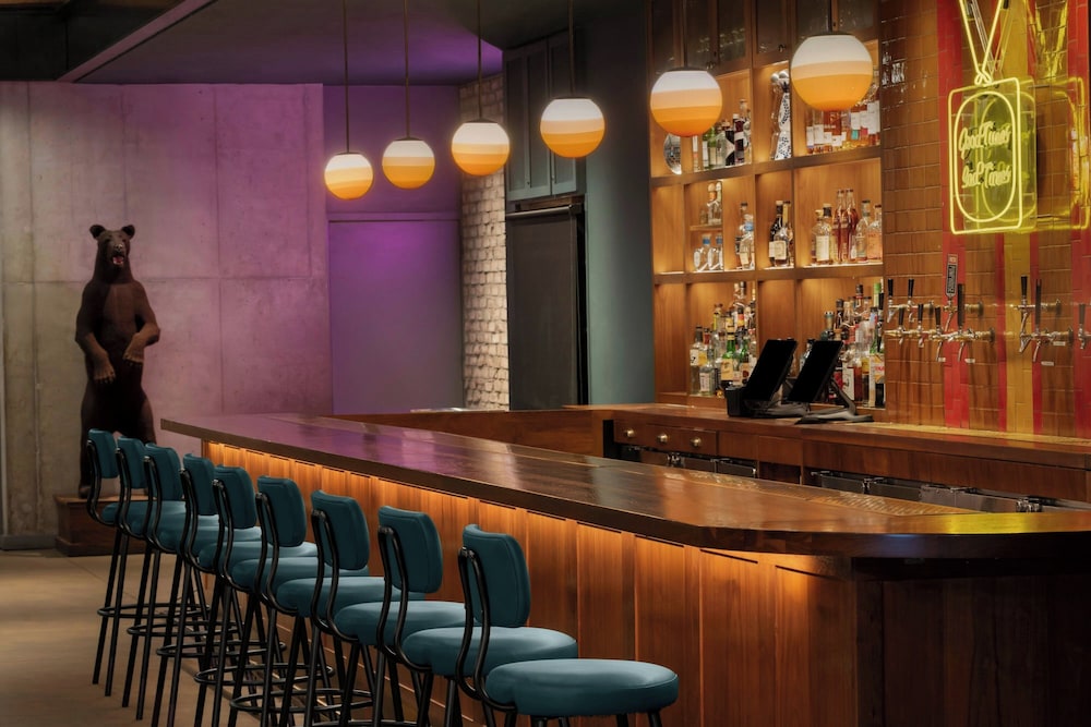 Moxy NYC Downtown — Restaurant & bars in New York City, New York State