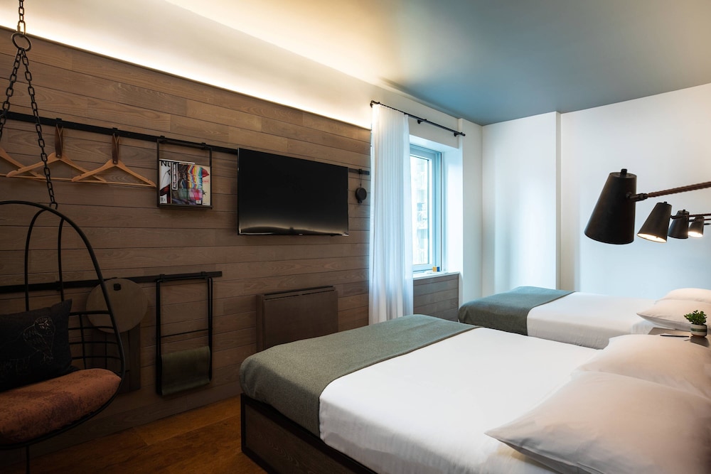 Moxy NYC Downtown — Hotel rooms in New York City, New York State