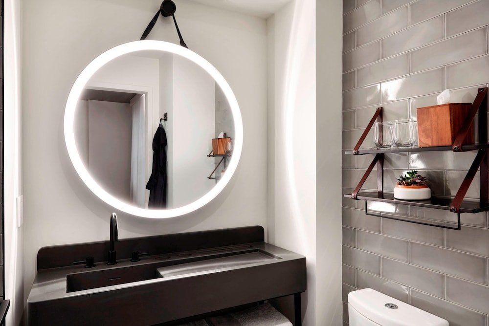 Moxy NYC Downtown — Hotel rooms in New York City, New York State