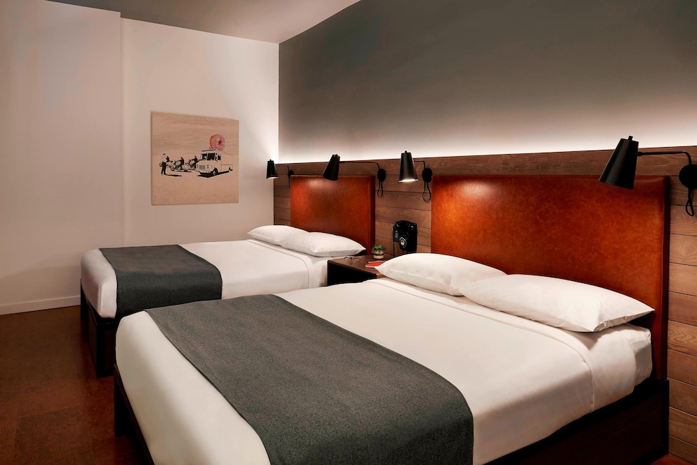 Moxy NYC Downtown — Hotel rooms in New York City, New York State
